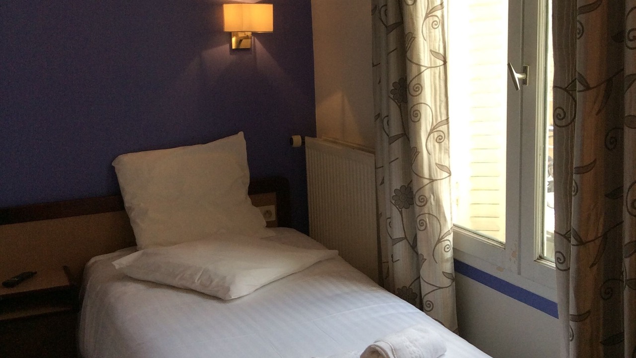 Photo of Bedroom in Malakoff