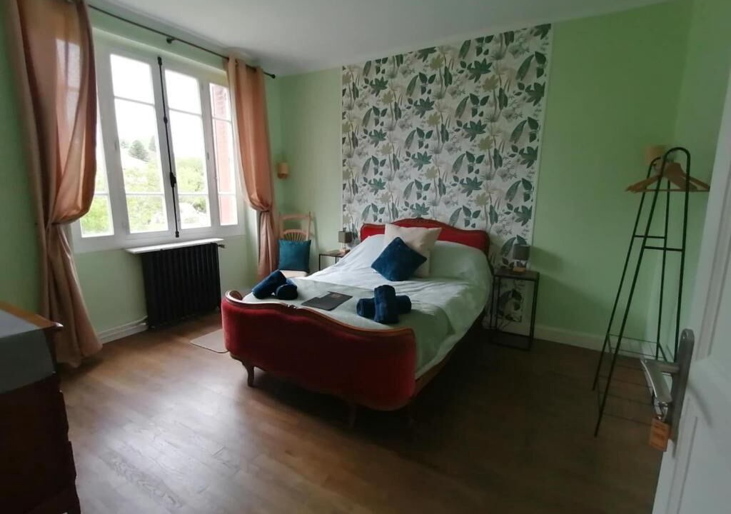 Photo of Bedroom in Chalus