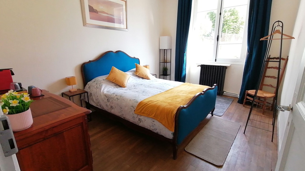 Photo of Bedroom in Chalus