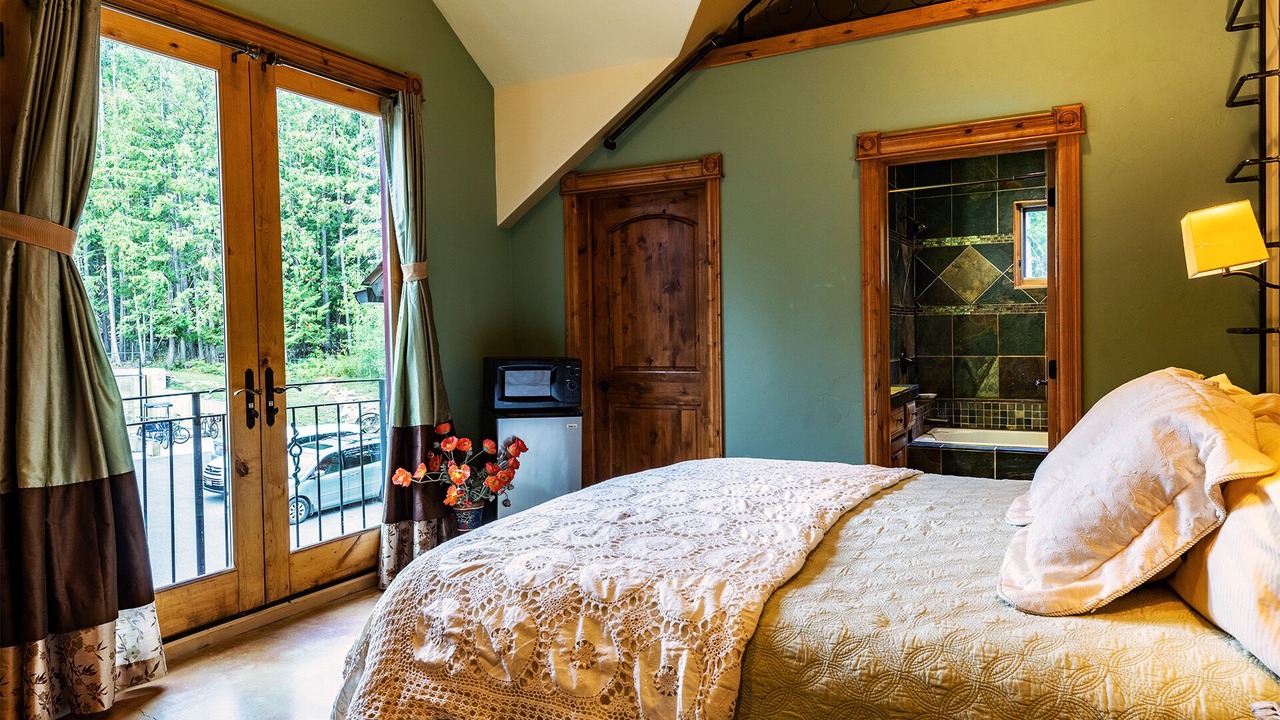 Photo of Bedroom in Sandpoint