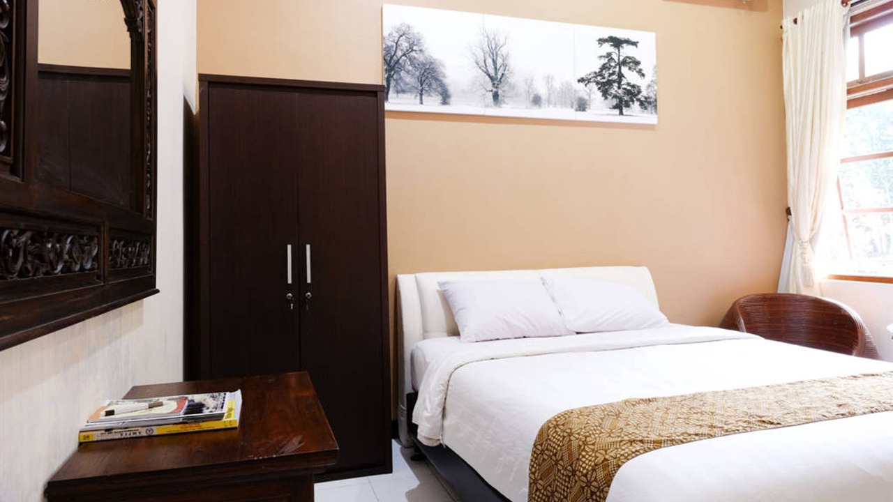 Photo of Bedroom in Wirobrajan