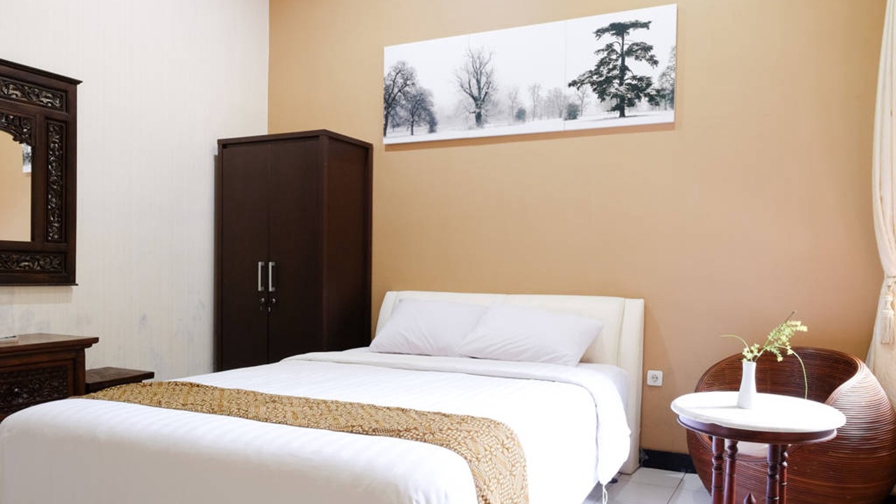 Photo of Bedroom in Wirobrajan