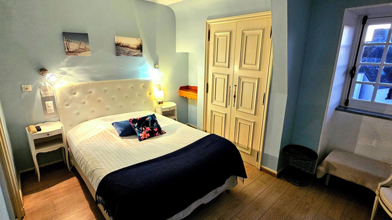 Photo of Bedroom in La Roche-Bernard