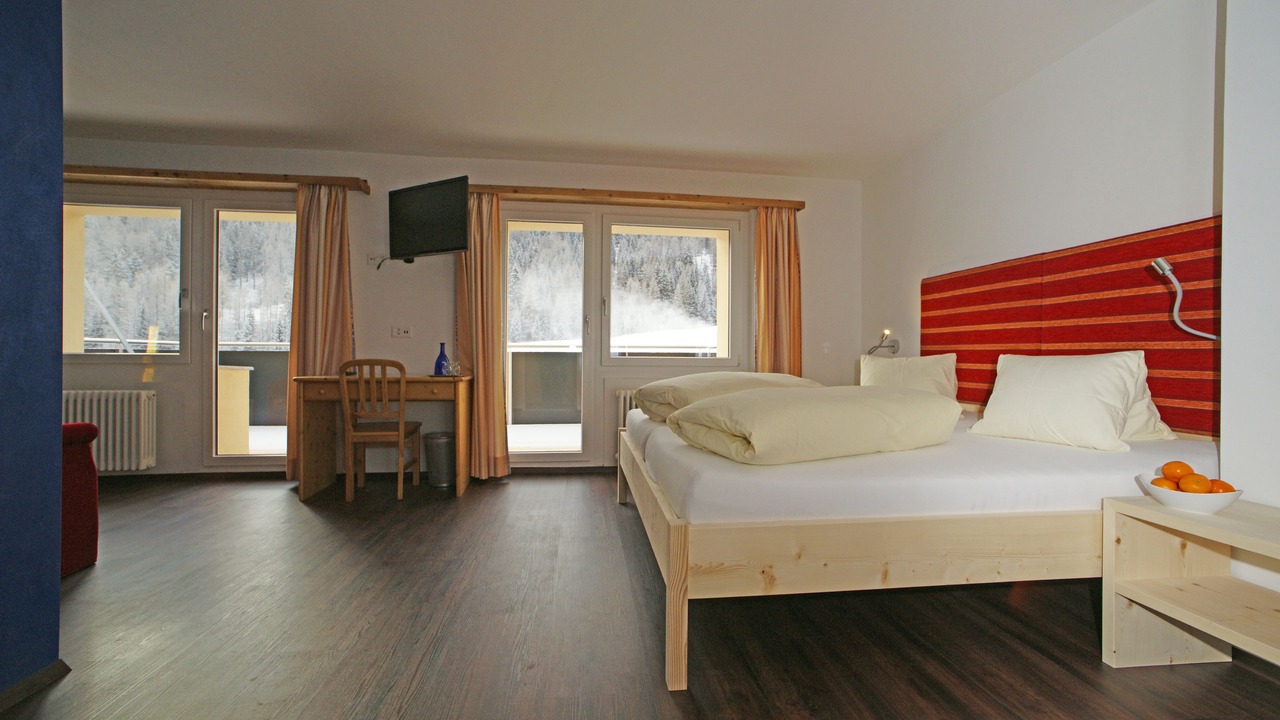 Photo of Bedroom in Tschierv