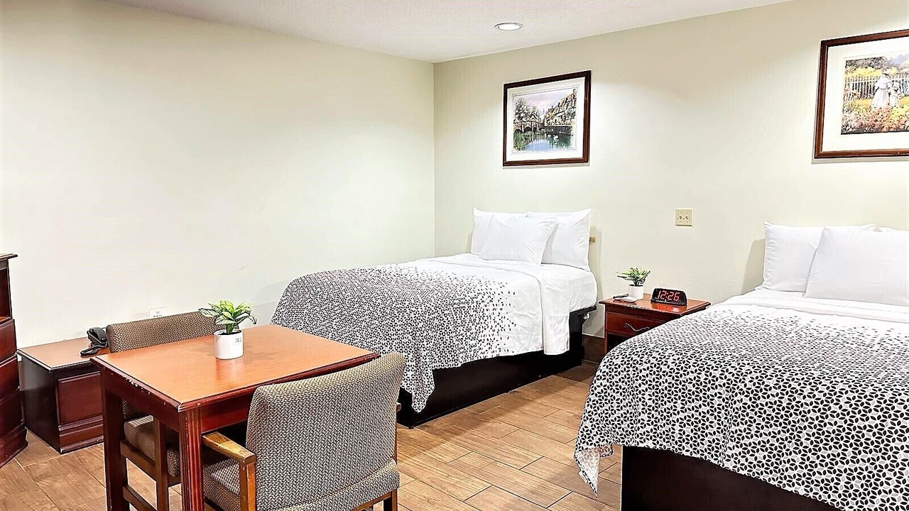 Photo of Bedroom in Northport