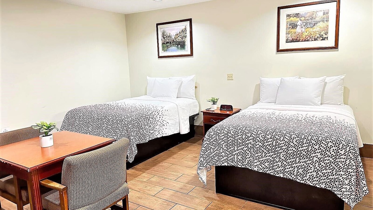 Photo of Bedroom in Northport