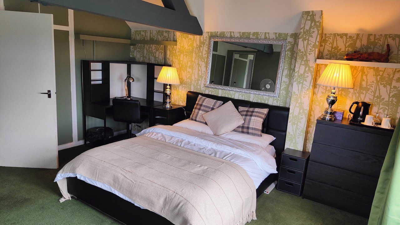 Photo of Others in Mackworth