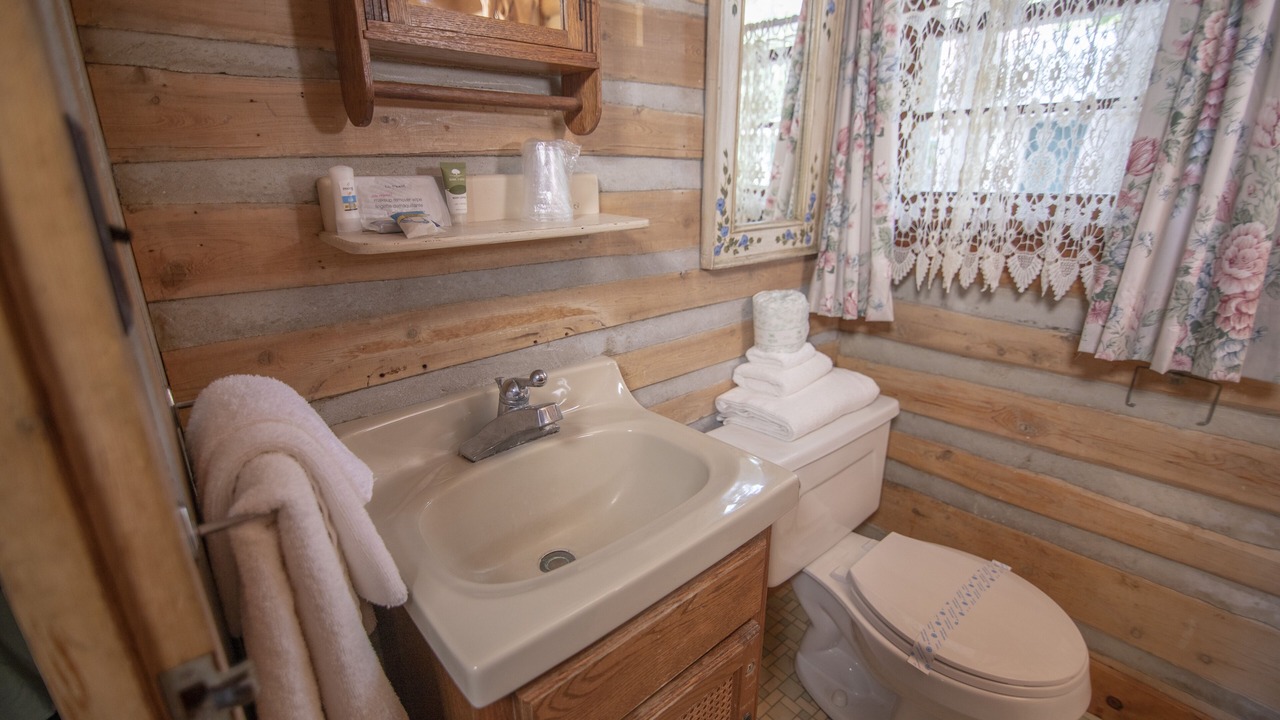 Photo of Bathroom in Baileys Harbor