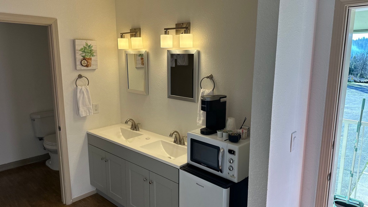 Photo of Bathroom in Brownsville