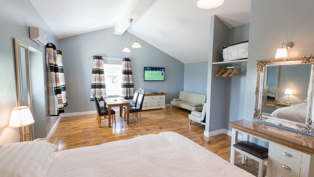 Photo of Others in Chackmore