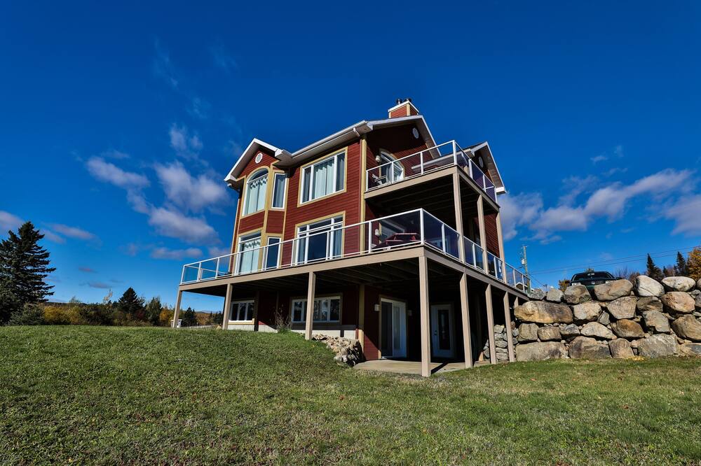 Photo of Patio Balcony in Petite-Riviere-Saint-Francois