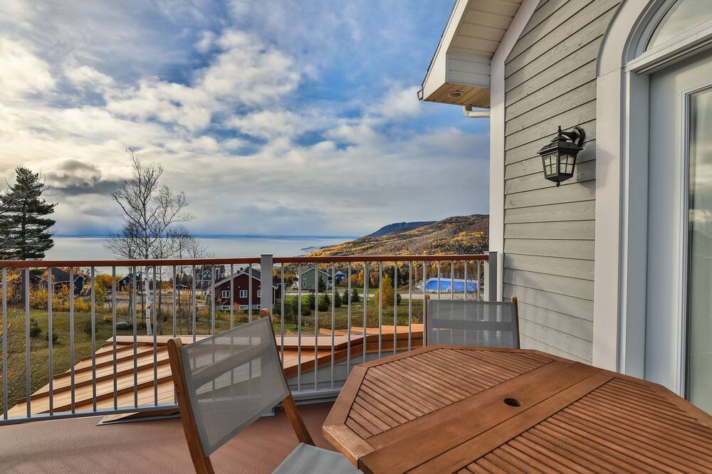 Photo of Patio Balcony in Petite-Riviere-Saint-Francois