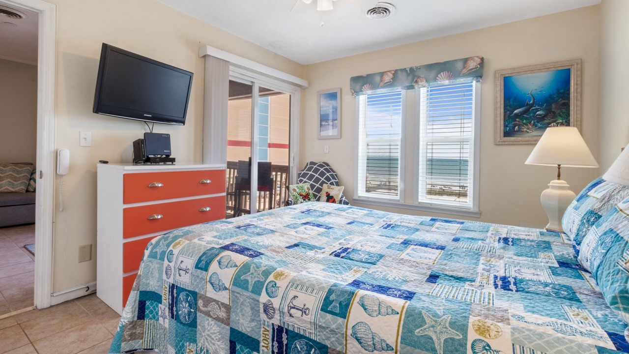 Photo of Bedroom in Cherry Grove Beach