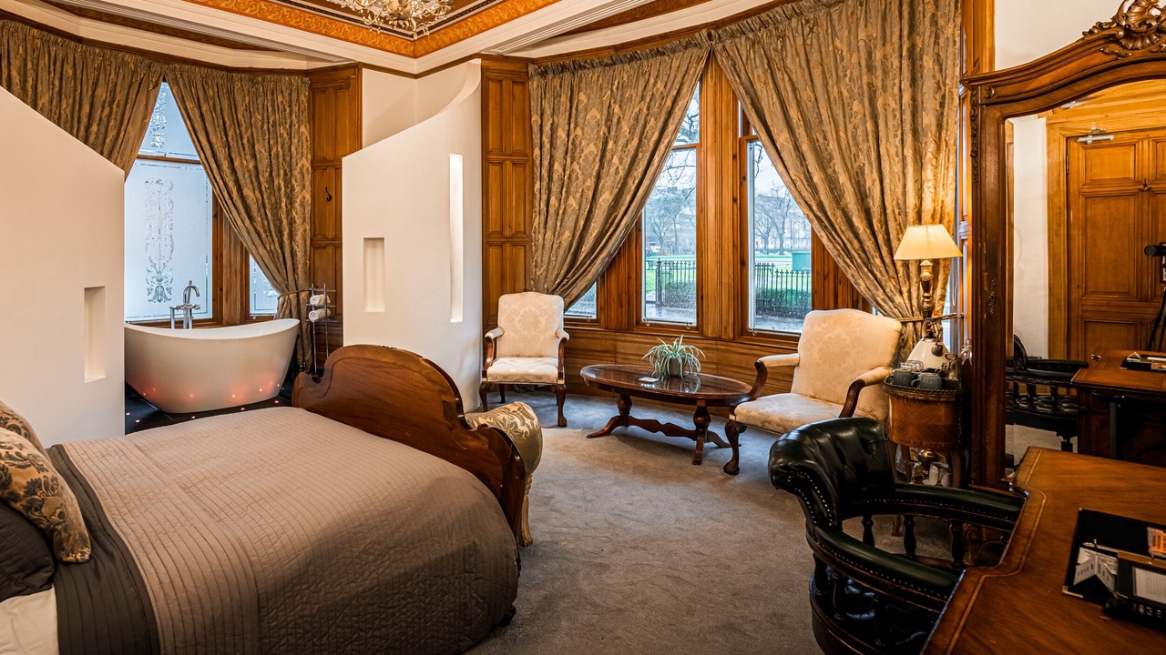 Photo of Others in Kelvinbridge