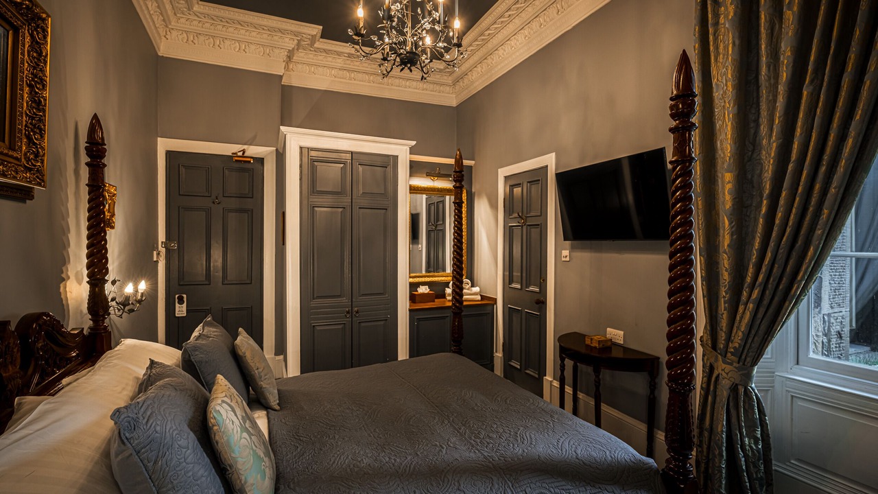 Photo of Others in Kelvinbridge