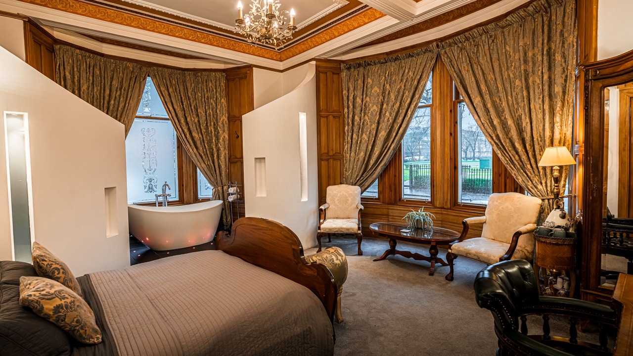 Photo of Others in Kelvinbridge