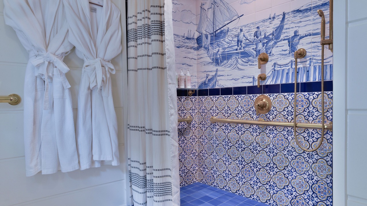 Photo of Others in Nantucket Town