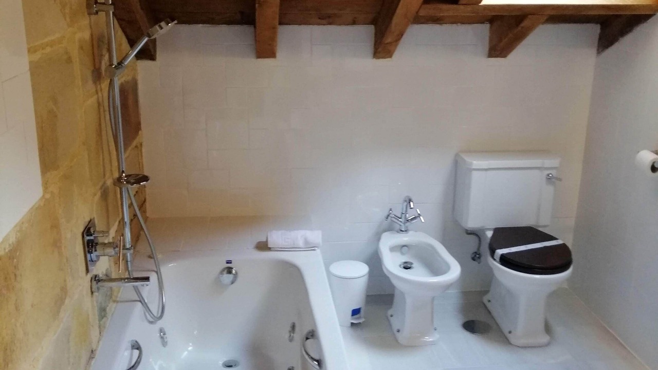 Photo of Bathroom in Arce