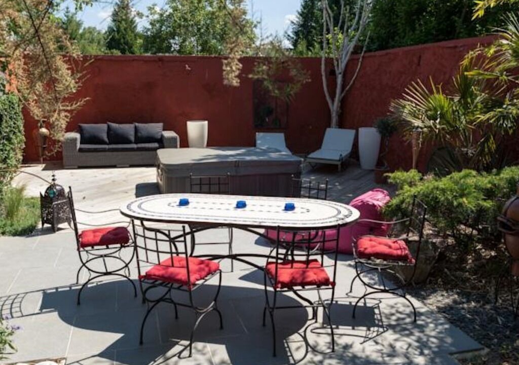 Photo of Others in Pierry