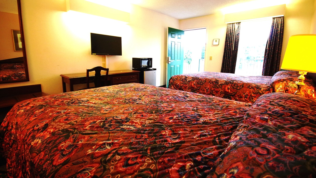 Photo of Bedroom in Lenoir