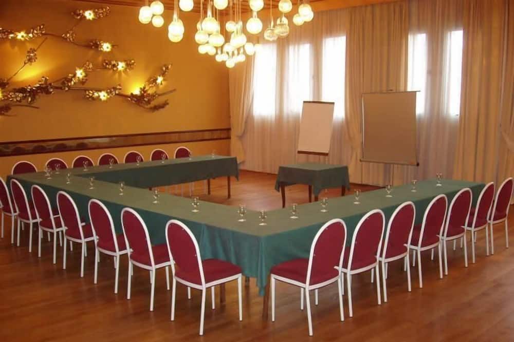 Photo of Others in Le Coteau