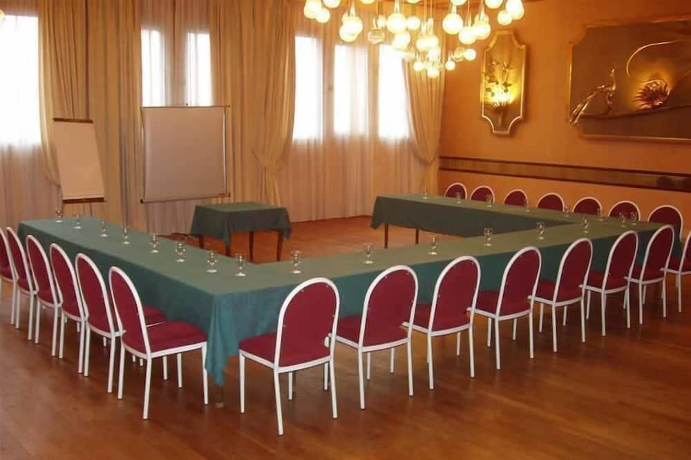 Photo of Others in Le Coteau