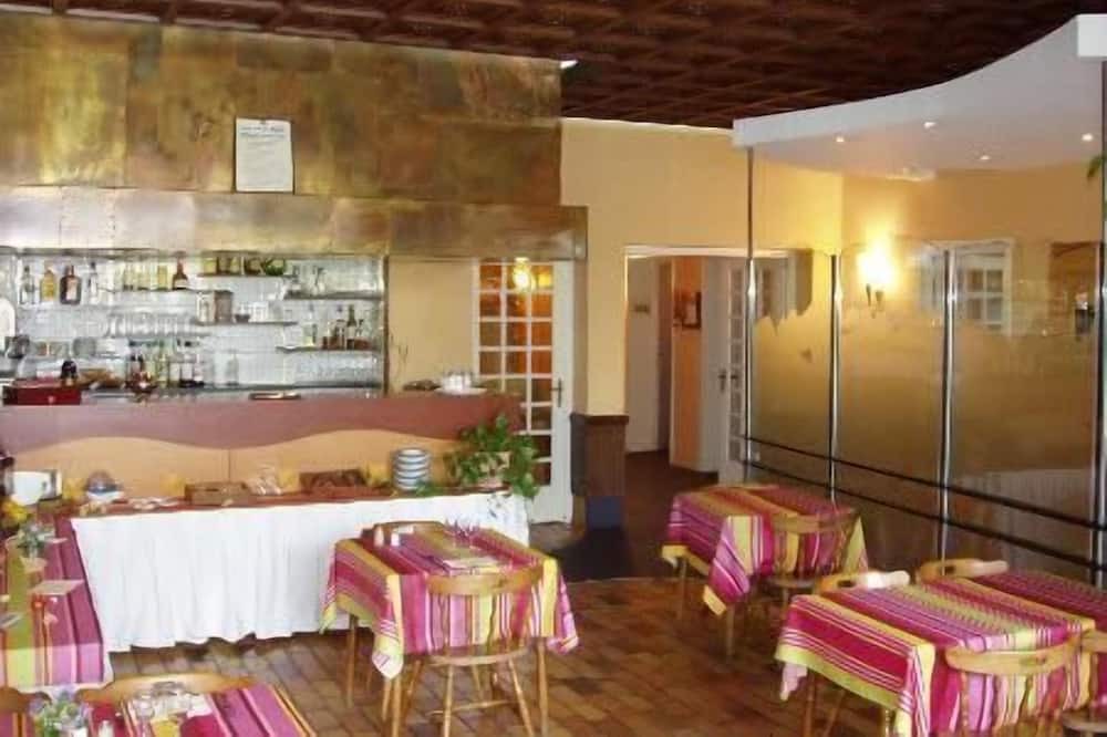 Photo of Others in Le Coteau