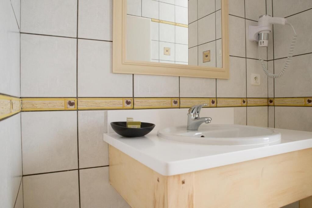 Photo of Others in Le Cergne