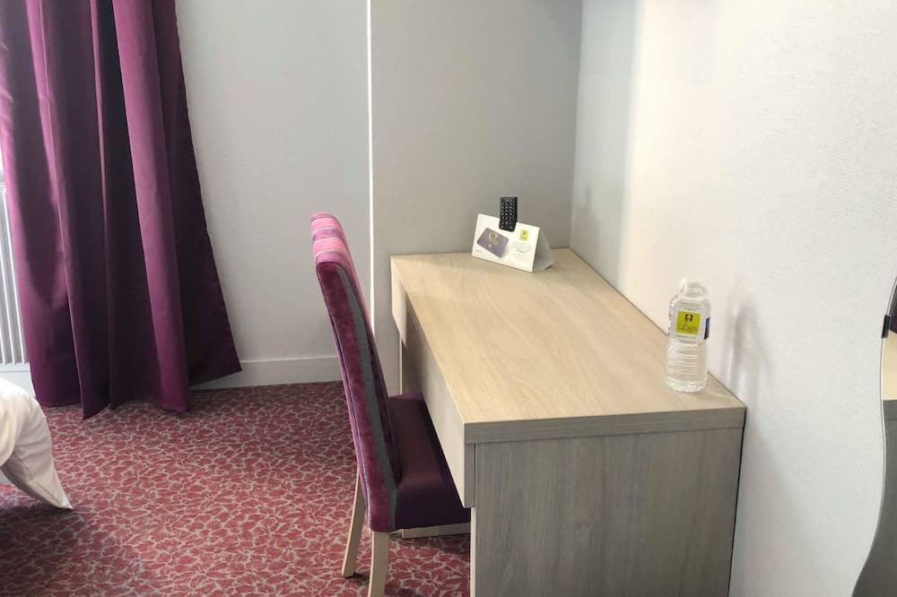 Photo of Bedroom in Saint-Bonnet-le-Chateau