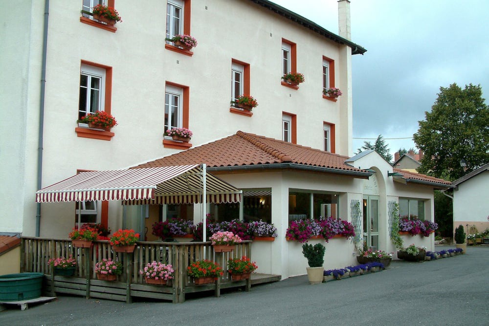 Photo of Patio Balcony in Saint-Bonnet-le-Chateau