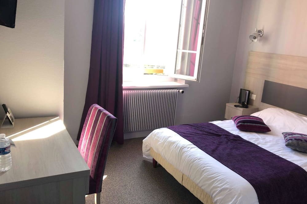 Photo of Bedroom in Saint-Bonnet-le-Chateau