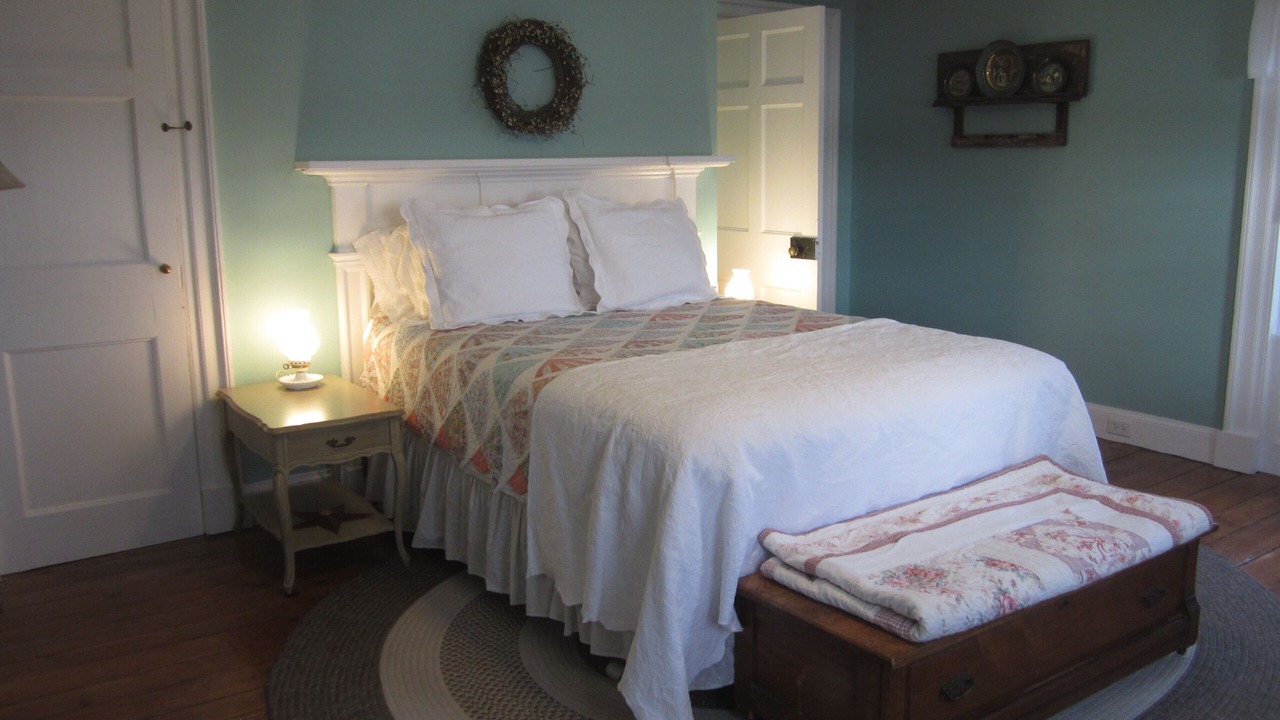 Photo of Bedroom in Granville Ferry