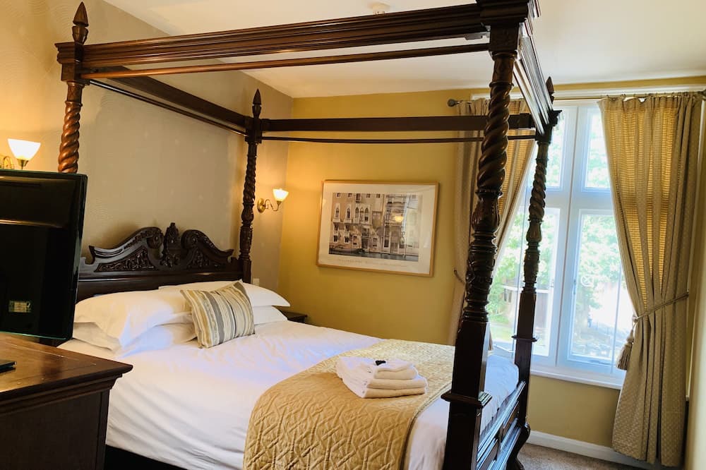 Photo of Bedroom in Ardingly