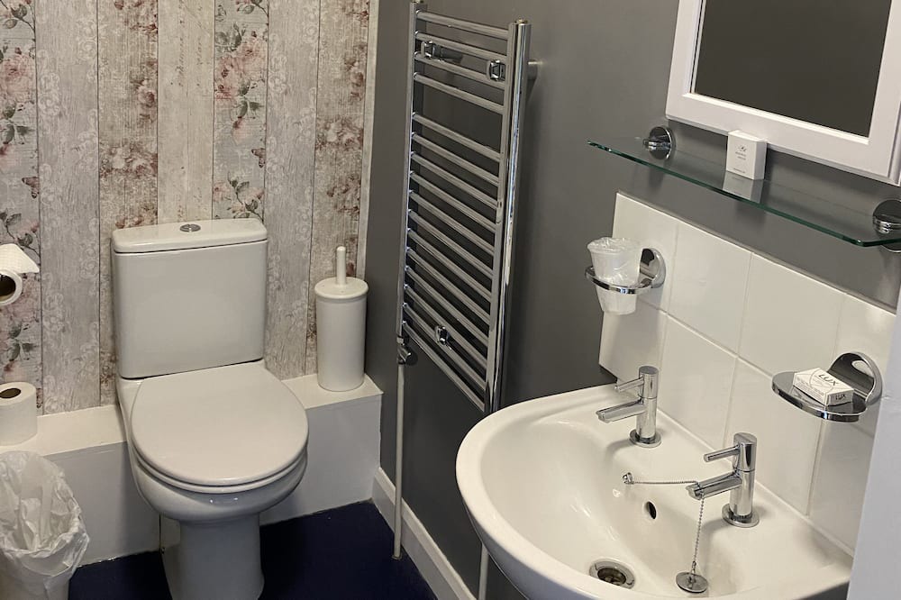 Photo of Bathroom in Ardingly