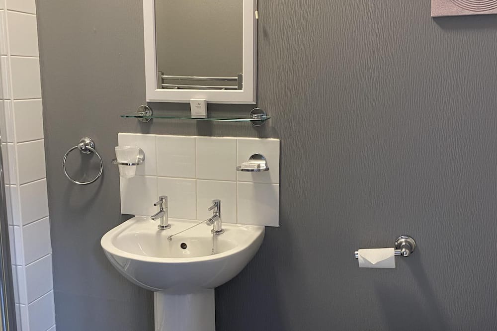 Photo of Bathroom in Ardingly