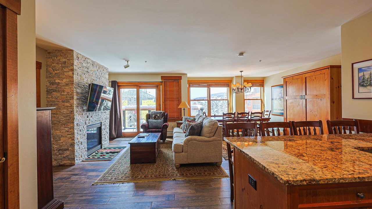 Photo of Livingroom in River Run