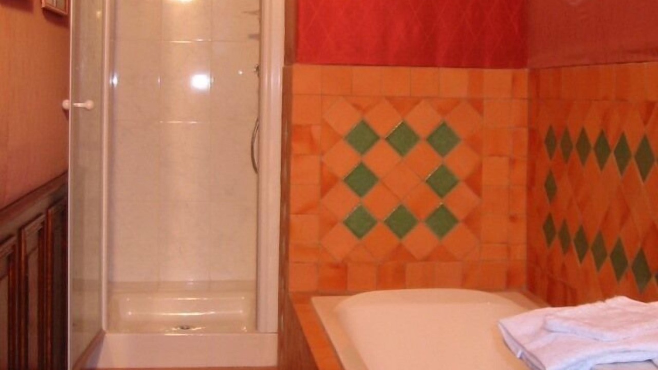 Photo of Bathroom in Cheffes