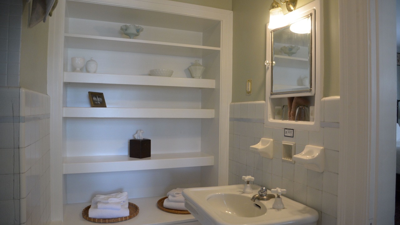 Photo of Bathroom in Downtown Chattanooga