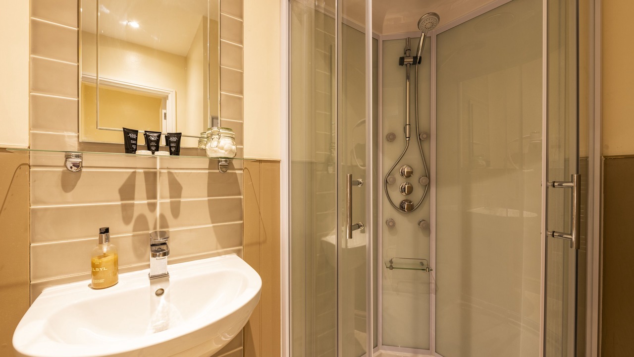 Photo of Bathroom in Ozleworth