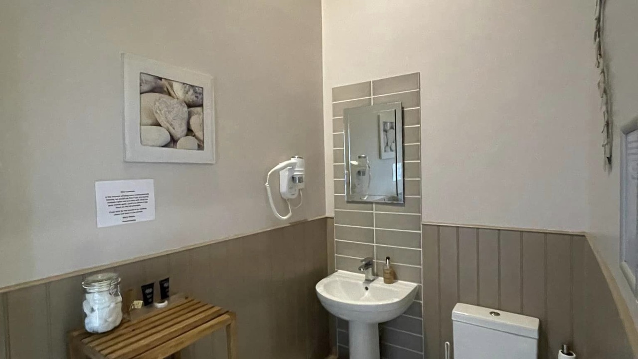 Photo of Others in Ozleworth