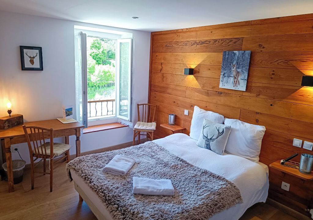 Photo of Bedroom in Peone