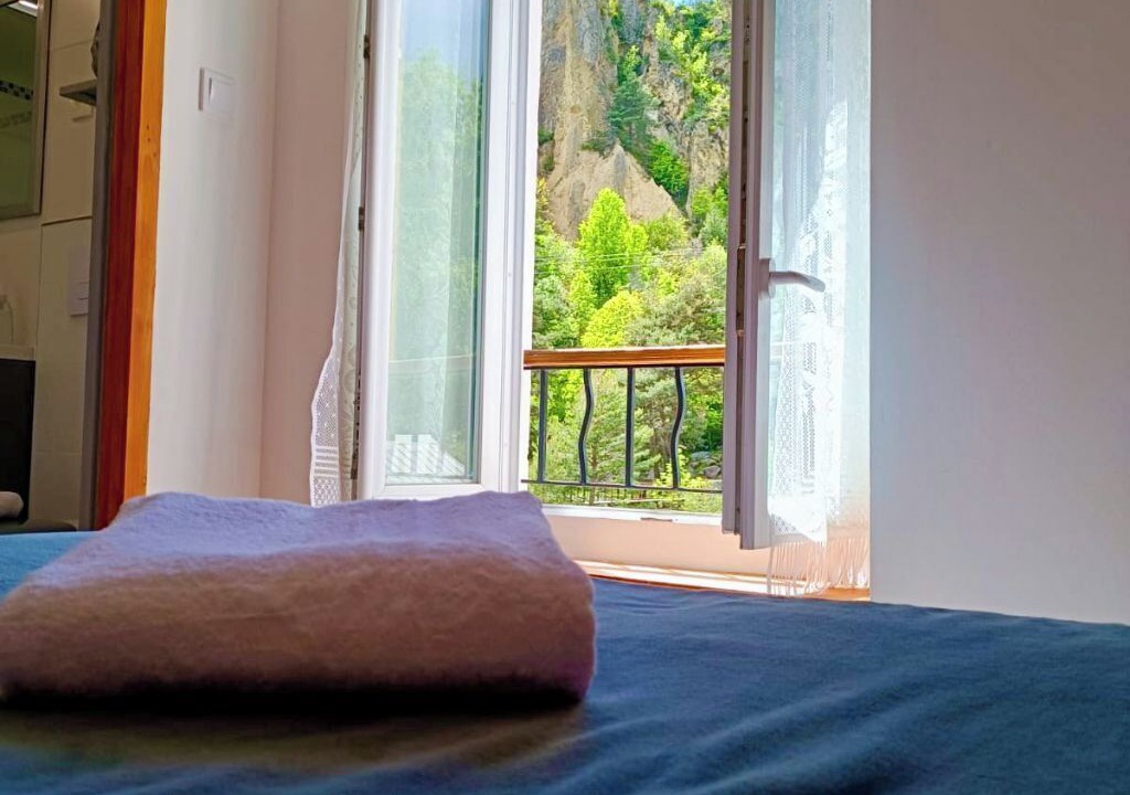 Photo of Bedroom in Peone