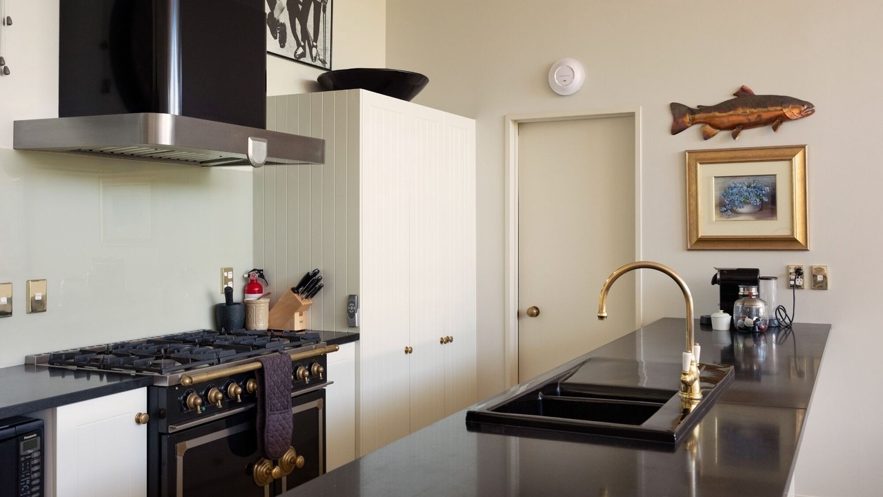 Photo of Kitchen in Acacia Bay