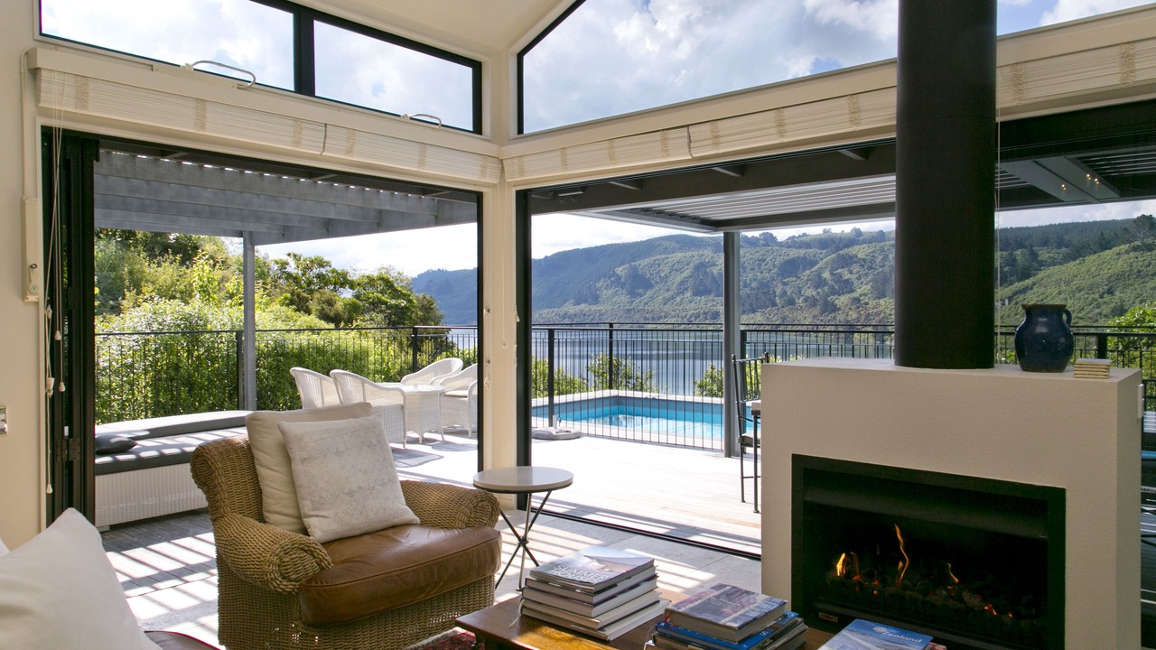 Photo of Livingroom in Acacia Bay
