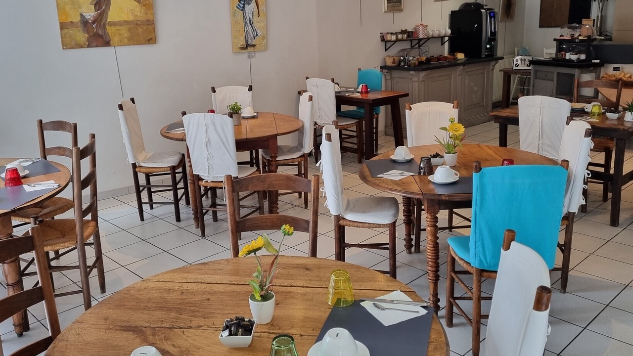 Photo of Others in Coulon