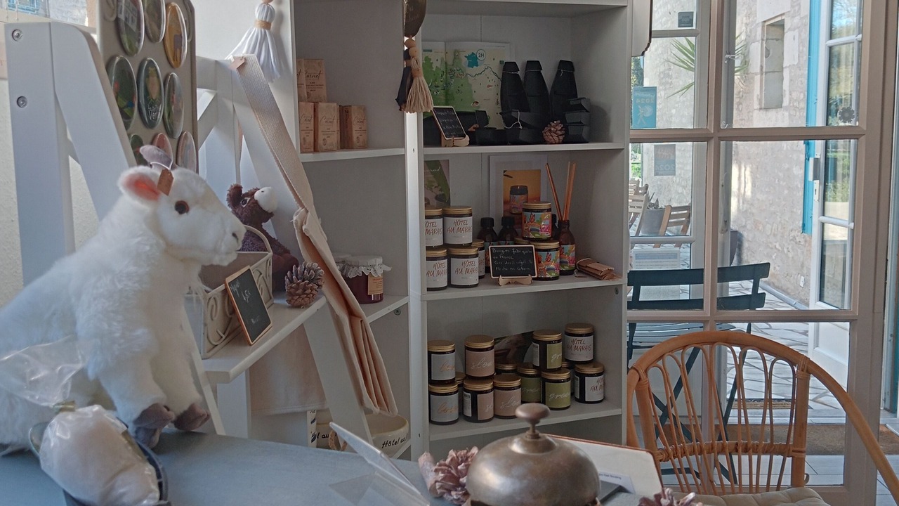 Photo of Others in Coulon