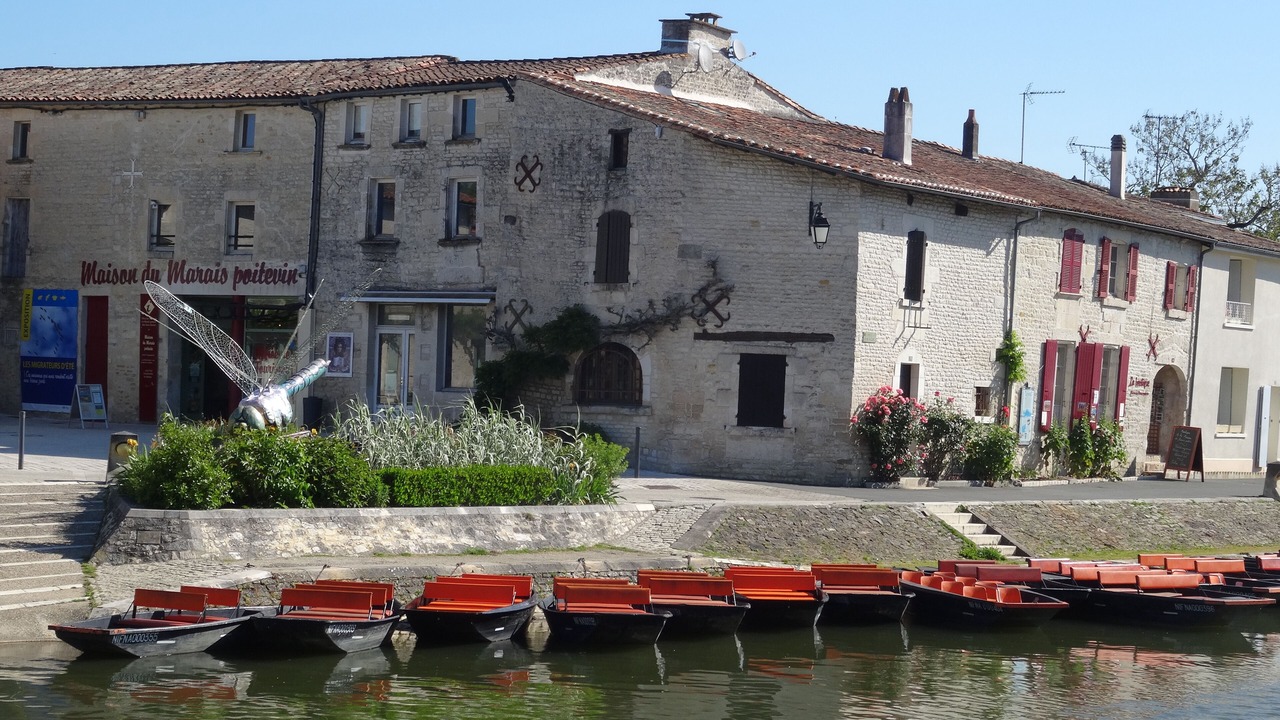 Photo of Others in Coulon