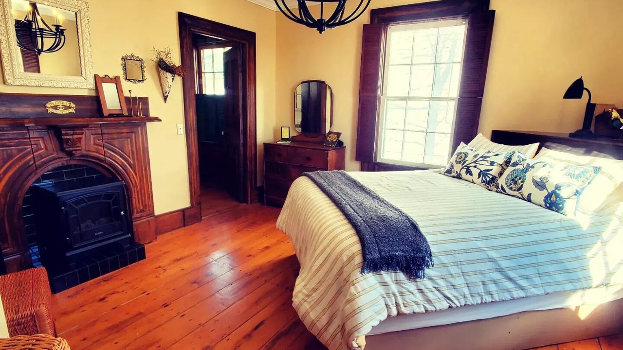 Photo of Bedroom in Mahone Bay