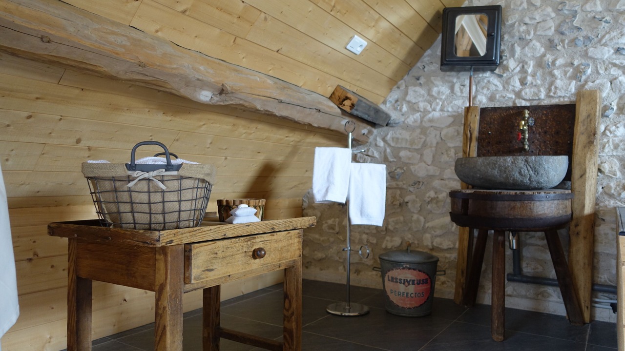 Photo of Bathroom in Autheuil-Authouillet