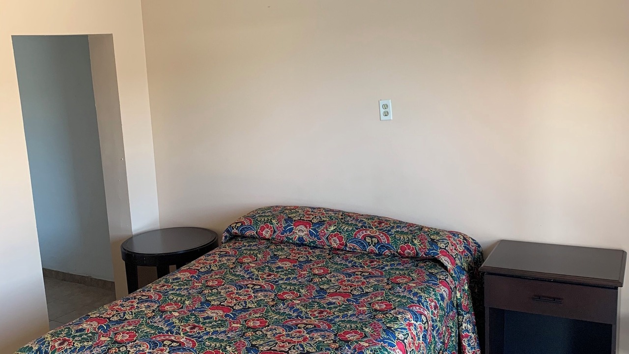 Photo of Bedroom in Western Division